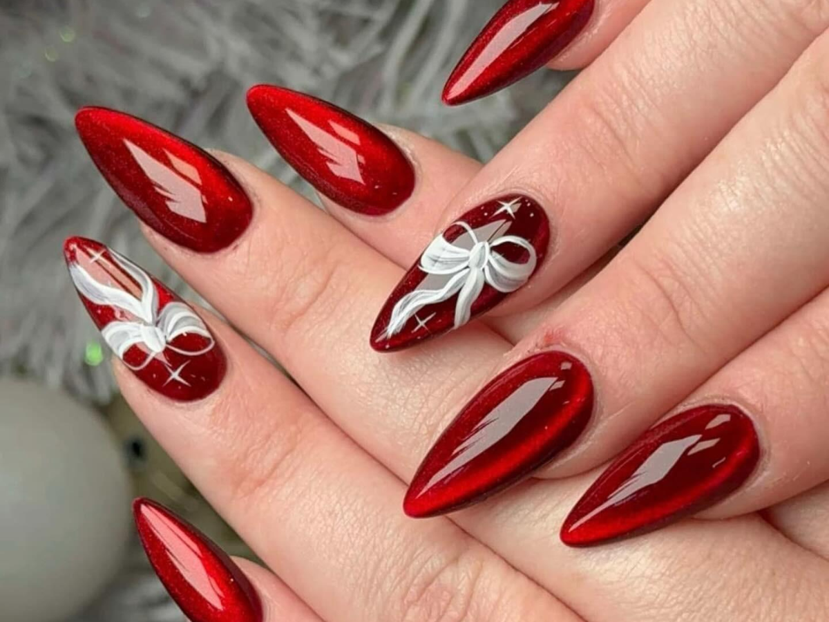 red cat-eye nails